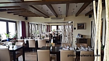 21708619113_0d250db8b5_b_360