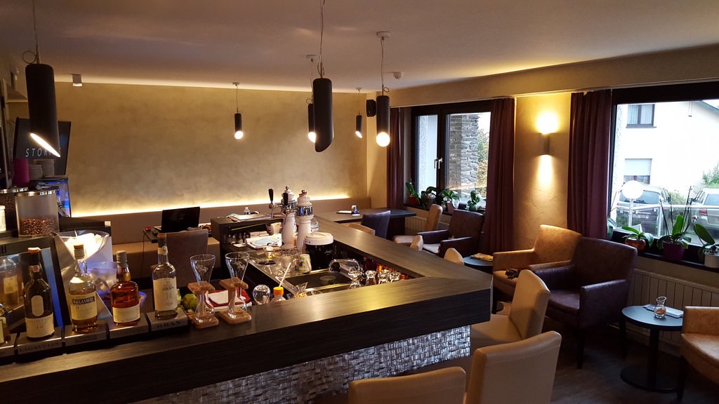 22329545015_e7349b67f4_b_med_hr